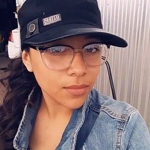 Meet your Posher, Isabel